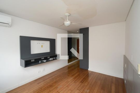Suíte 3 de casa de condomínio à venda com 4 quartos, 300m² em Vila Nova Caledonia, São Paulo