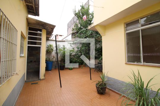 Quintal de casa à venda com 4 quartos, 400m² em Jardim Paraíso, São Paulo