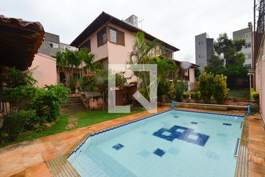 Area piscina de casa à venda com 5 quartos, 263m² em Santa Tereza, Belo Horizonte