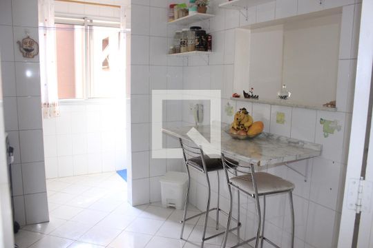 Cozinha de apartamento à venda com 2 quartos, 56m² em Jardim Flor da Montanha, Guarulhos