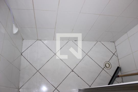 Banheiro 2 de apartamento à venda com 2 quartos, 56m² em Jardim Flor da Montanha, Guarulhos