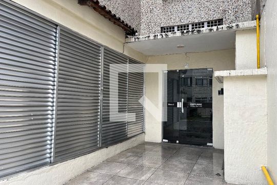 Entrada de apartamento à venda com 2 quartos, 57m² em Taquara, Rio de Janeiro