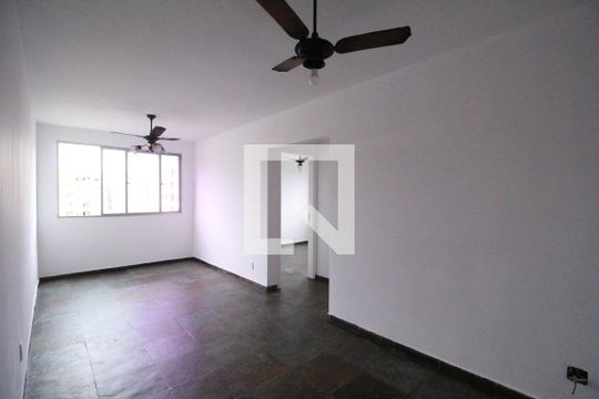 Apartamento à venda com 2 quartos, 57m² em Taquara, Rio de Janeiro