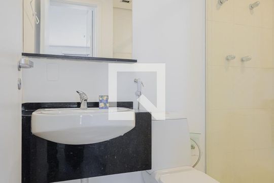 Banheiro de kitnet/studio para alugar com 1 quarto, 27m² em Jardim Paulista, São Paulo