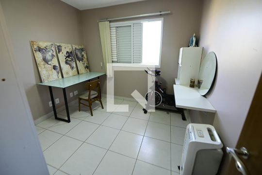 Quarto 1 de apartamento para alugar com 2 quartos, 56m² em Residencial Granville, Goiânia