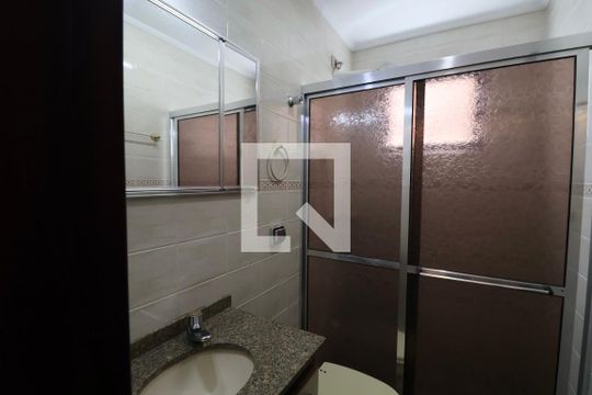 Banheiro Suíte de apartamento para alugar com 2 quartos, 100m² em Parque Enseada, Guarujá