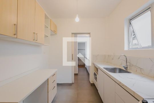 Cozinha de apartamento à venda com 2 quartos, 84m² em Jardim Paulista, São Paulo
