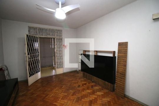 Casa à venda com 2 quartos, 341m² em Irajá, Rio de Janeiro