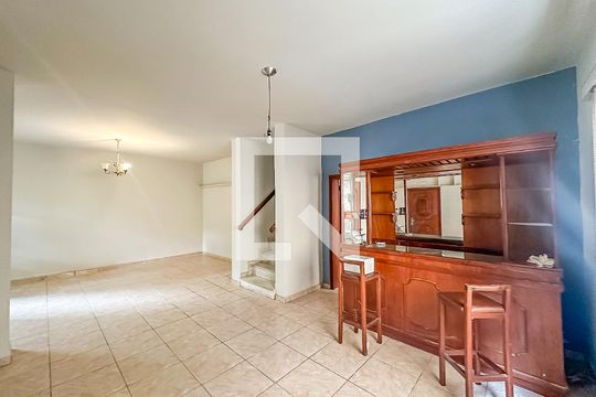 Sala de casa à venda com 5 quartos, 300m² em Santa Teresa, Rio de Janeiro