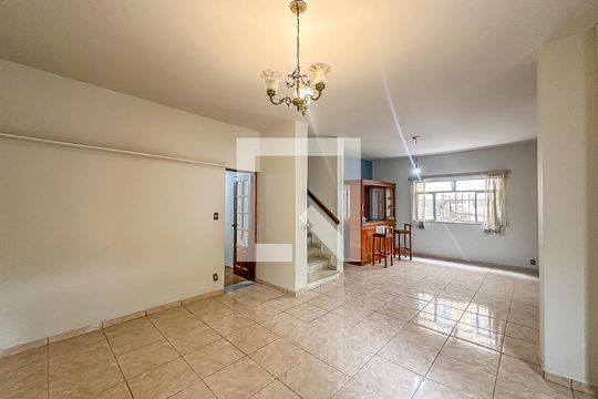 Sala de casa à venda com 5 quartos, 300m² em Santa Teresa, Rio de Janeiro