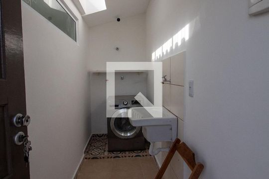 Área de Serviço de kitnet/studio para alugar com 1 quarto, 20m² em Jardim Ester, São Paulo