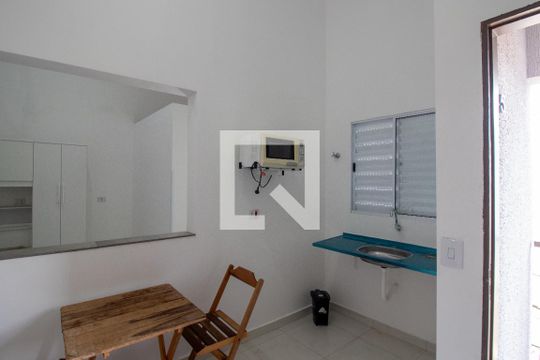 Sala/Cozinha de kitnet/studio para alugar com 1 quarto, 20m² em Jardim Ester, São Paulo