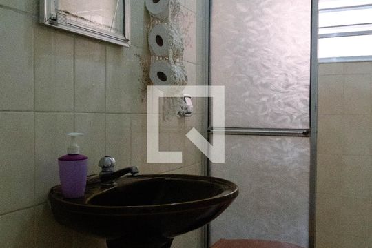 Banheiro de casa para alugar com 3 quartos, 262m² em Parque Continental I, Guarulhos