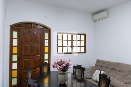 Sala de casa à venda com 3 quartos, 347m² em Camargos, Belo Horizonte