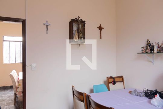 Quarto 2 de casa à venda com 3 quartos, 347m² em Camargos, Belo Horizonte