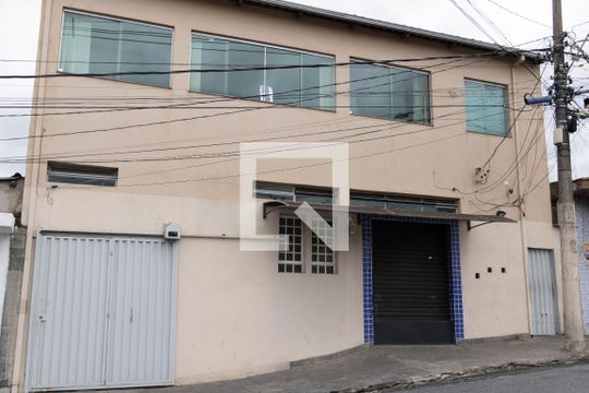 Fachada de casa à venda com 3 quartos, 347m² em Camargos, Belo Horizonte