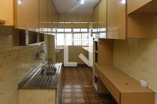 Cozinha de apartamento à venda com 2 quartos, 50m² em Vila Ivone, São Paulo