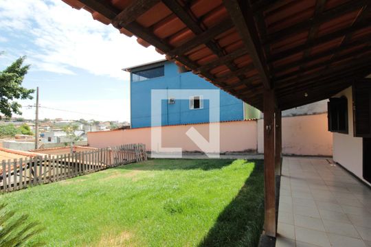 Quintal de casa à venda com 3 quartos, 130m² em Céu Azul, Belo Horizonte