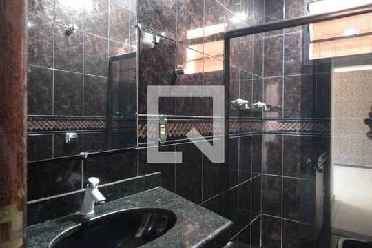 Banheiro Social de casa à venda com 3 quartos, 130m² em Céu Azul, Belo Horizonte