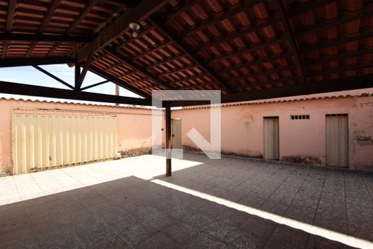 Garagem de casa à venda com 3 quartos, 130m² em Céu Azul, Belo Horizonte