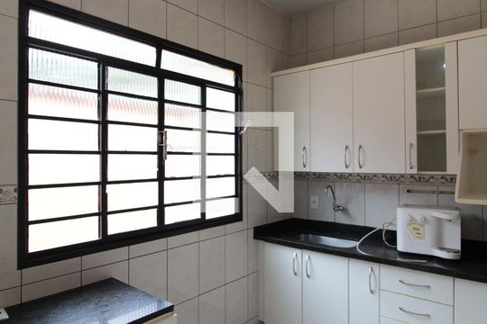 Cozinha de casa à venda com 3 quartos, 130m² em Céu Azul, Belo Horizonte