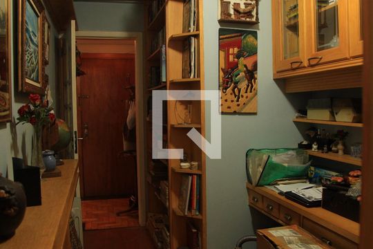 Escritório de apartamento à venda com 4 quartos, 111m² em Rio Branco, Porto Alegre
