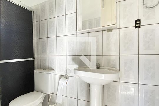 Banheiro de apartamento para alugar com 2 quartos, 60m² em Rio Branco, São Leopoldo