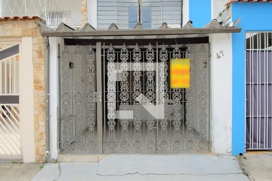 Fachada de casa à venda com 2 quartos, 100m² em Tatuapé, São Paulo
