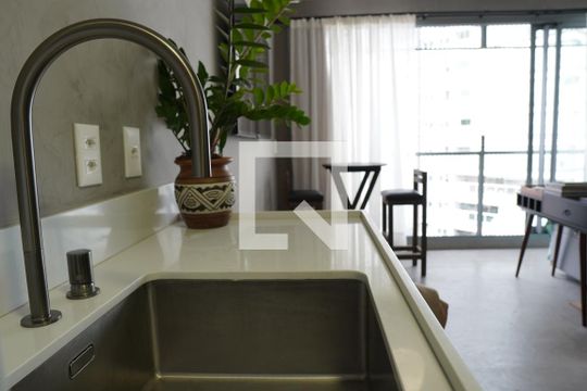 Cozinha de kitnet/studio à venda com 1 quarto, 29m² em Pinheiros, São Paulo