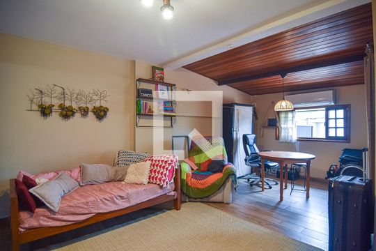 Sala de apartamento para alugar com 2 quartos, 70m² em Ingá, Niterói