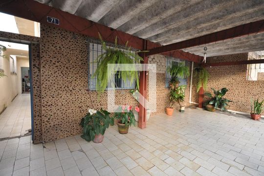 Garagem 1 de casa à venda com 5 quartos, 220m² em Vila Medeiros, São Paulo