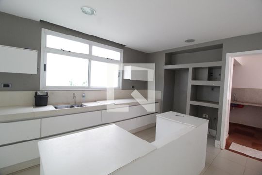 Cozinha de casa para alugar com 5 quartos, 480m² em Morada da Colina, Uberlândia