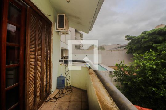 Quarto 1 - Varanda de casa à venda com 4 quartos, 184m² em Vila Ipiranga, Porto Alegre