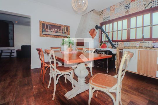 Cozinha de casa à venda com 4 quartos, 184m² em Vila Ipiranga, Porto Alegre