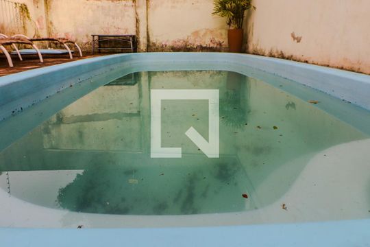 Pátio de casa à venda com 4 quartos, 184m² em Vila Ipiranga, Porto Alegre