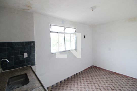 Sala / Cozinha de casa para alugar com 1 quarto, 40m² em Vila Mirante, São Paulo