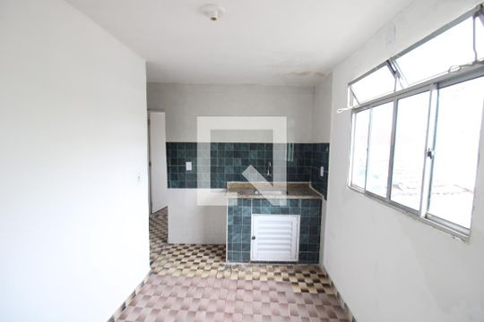 Sala / Cozinha de casa para alugar com 1 quarto, 40m² em Vila Mirante, São Paulo