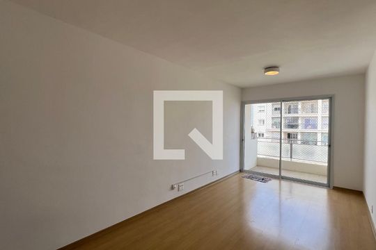 Sala de apartamento à venda com 3 quartos, 70m² em Vila Madalena, São Paulo