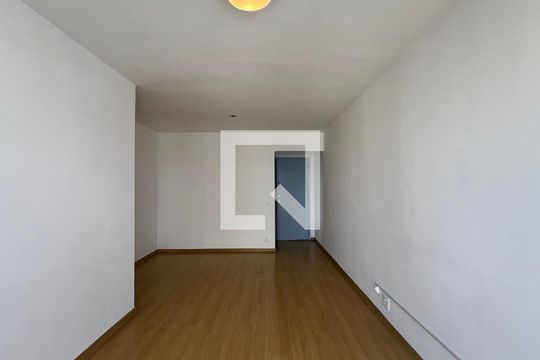 Sala de apartamento à venda com 3 quartos, 70m² em Vila Madalena, São Paulo