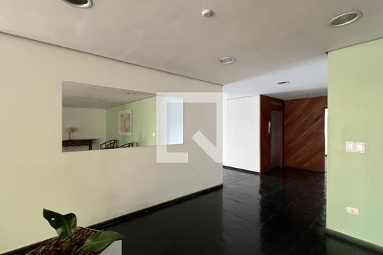Hall de entrada de apartamento à venda com 3 quartos, 70m² em Vila Madalena, São Paulo