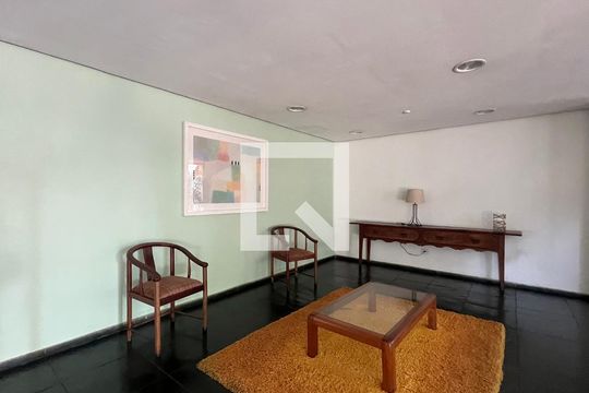Hall de entrada de apartamento à venda com 3 quartos, 70m² em Vila Madalena, São Paulo
