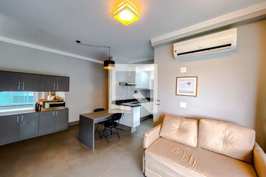 Sala de kitnet/studio à venda com 1 quarto, 55m² em Vila Regente Feijó, São Paulo