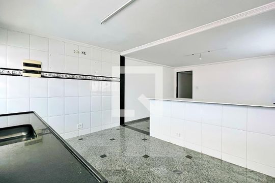 Cozinha de casa à venda com 3 quartos, 180m² em Vila Galvão, Guarulhos