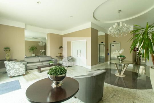 Hall de entrada de apartamento para alugar com 4 quartos, 178m² em Campina do Siqueira, Curitiba