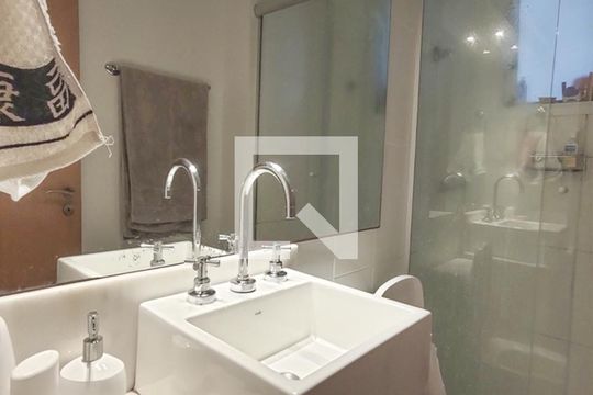Banheiro de apartamento para alugar com 2 quartos, 60m² em São José, São Leopoldo