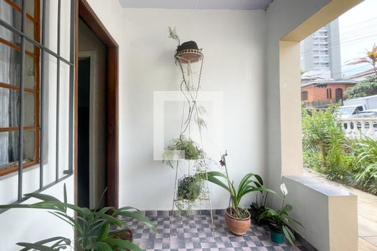 Entrada  de casa à venda com 3 quartos, 300m² em Vila Dusi, São Bernardo do Campo