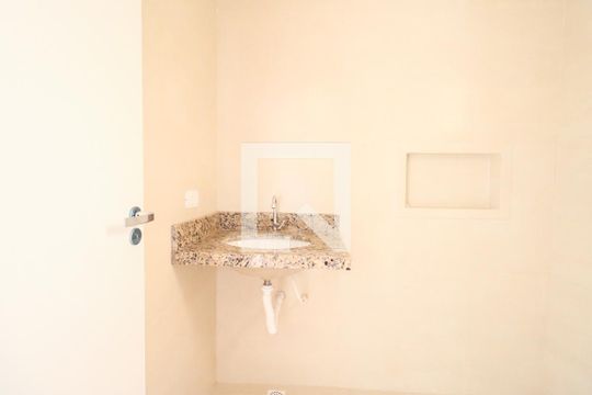 Banheiro de apartamento à venda com 2 quartos, 47m² em Santa Maria, São Caetano do Sul
