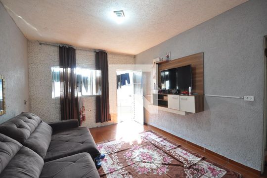 Sala 01 de casa à venda com 5 quartos, 150m² em Vila Medeiros, São Paulo