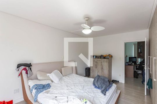 Suite 1 de casa à venda com 3 quartos, 400m² em Jardim da Saúde, São Paulo