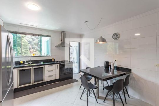 Cozinha de casa à venda com 3 quartos, 400m² em Jardim da Saúde, São Paulo